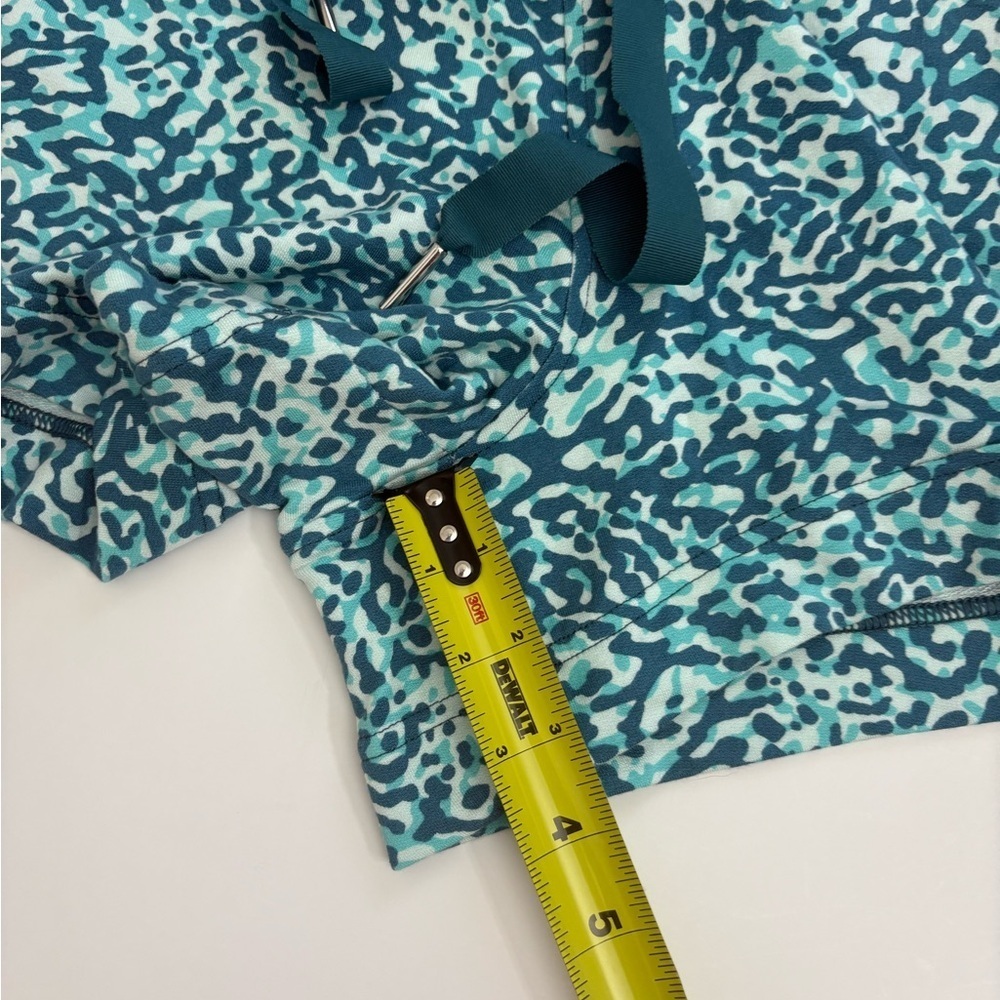 Athleta Balance 4” Shortie Shorts Size Large New with Tags Leopard Blue - Picture 8 of 11